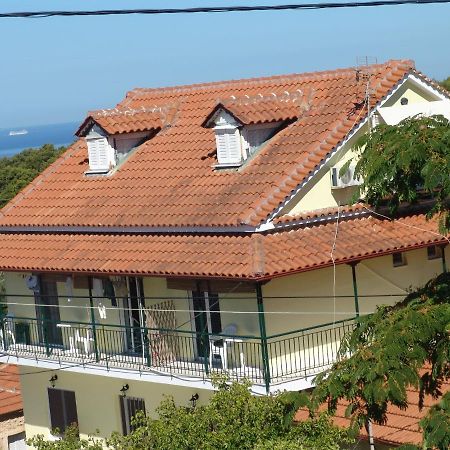 Villa Nefeli Loútsa 외부 사진