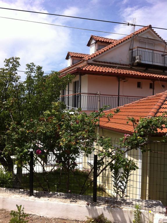 Villa Nefeli Loútsa 외부 사진